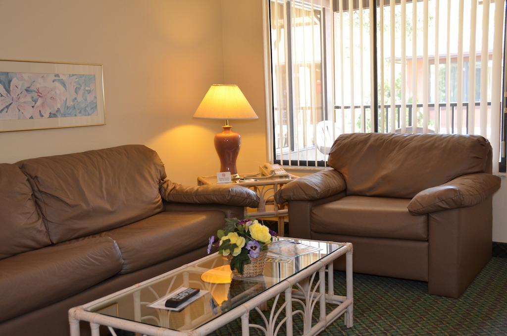Cypress Cove Nudist Resort Poinciana Room photo